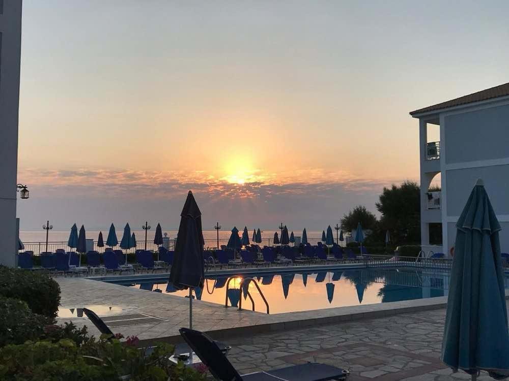 Meridien Beach Hotel Argassi Bagian luar foto